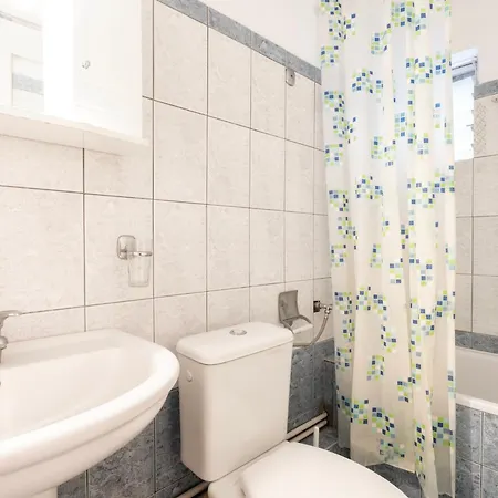 Marilena Anastasiou *